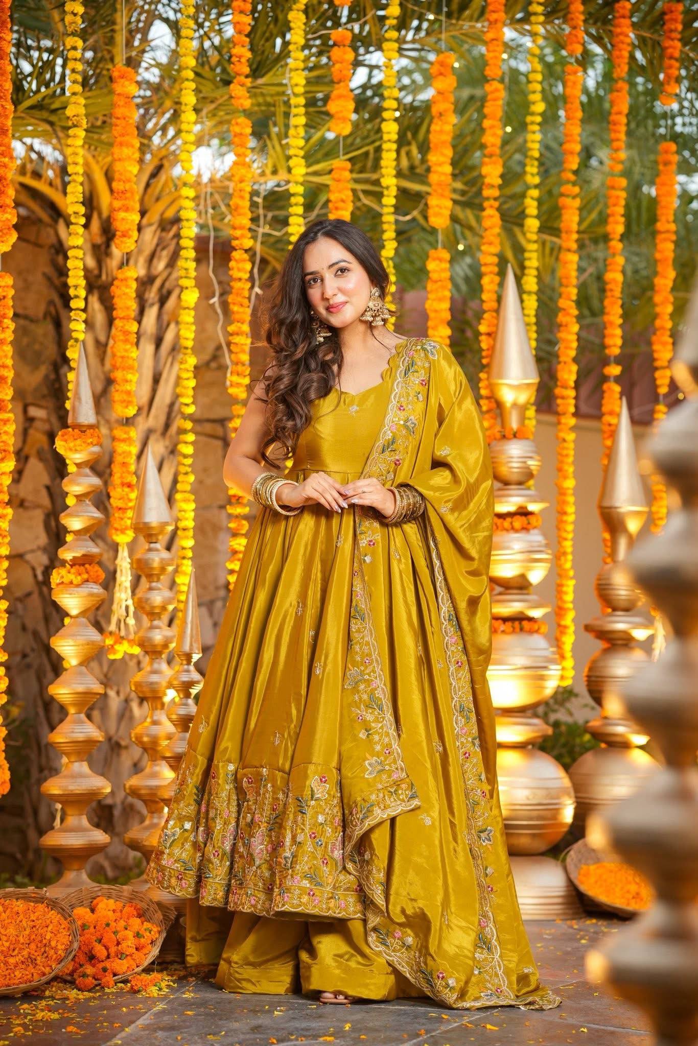 Editorial Wine Botanical-Border Anarkali